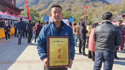 2025年，甘肃省陇南市康县天麻麻王评比及招商会在阳坝召开。三河坝镇斜坡村天麻种